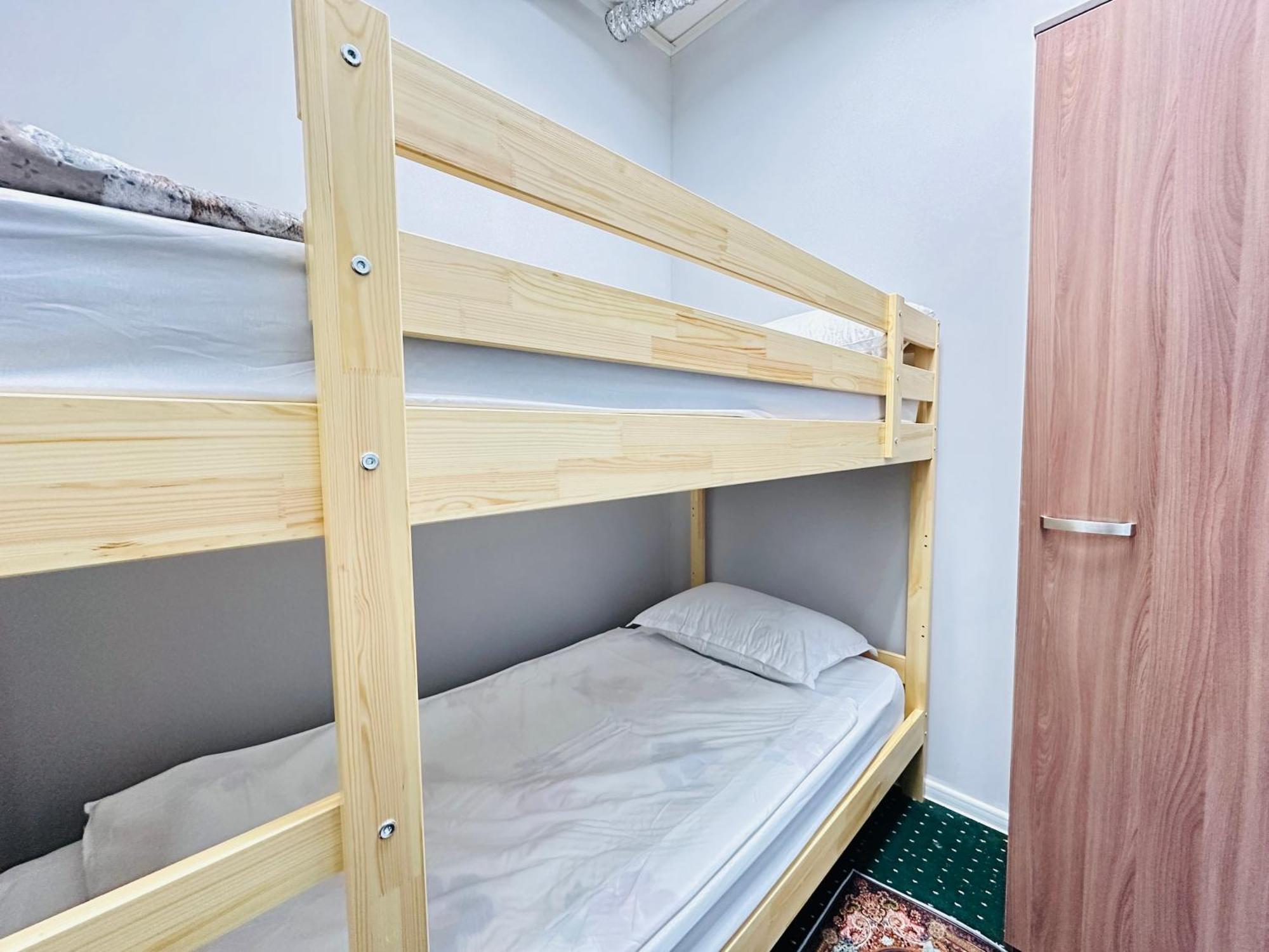 אלמטי Center Capsule Hotel מראה חיצוני תמונה
