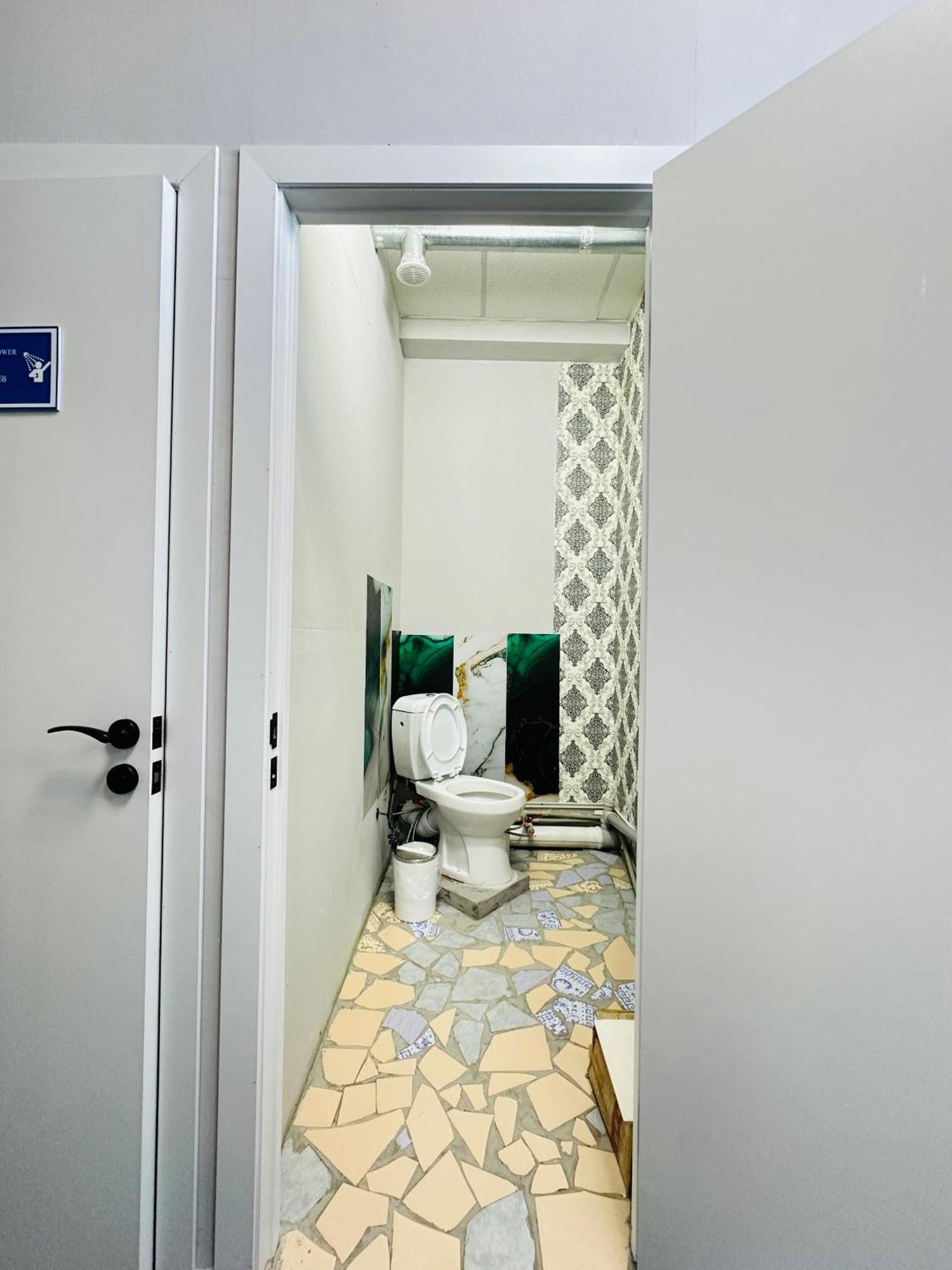 אלמטי Center Capsule Hotel מראה חיצוני תמונה