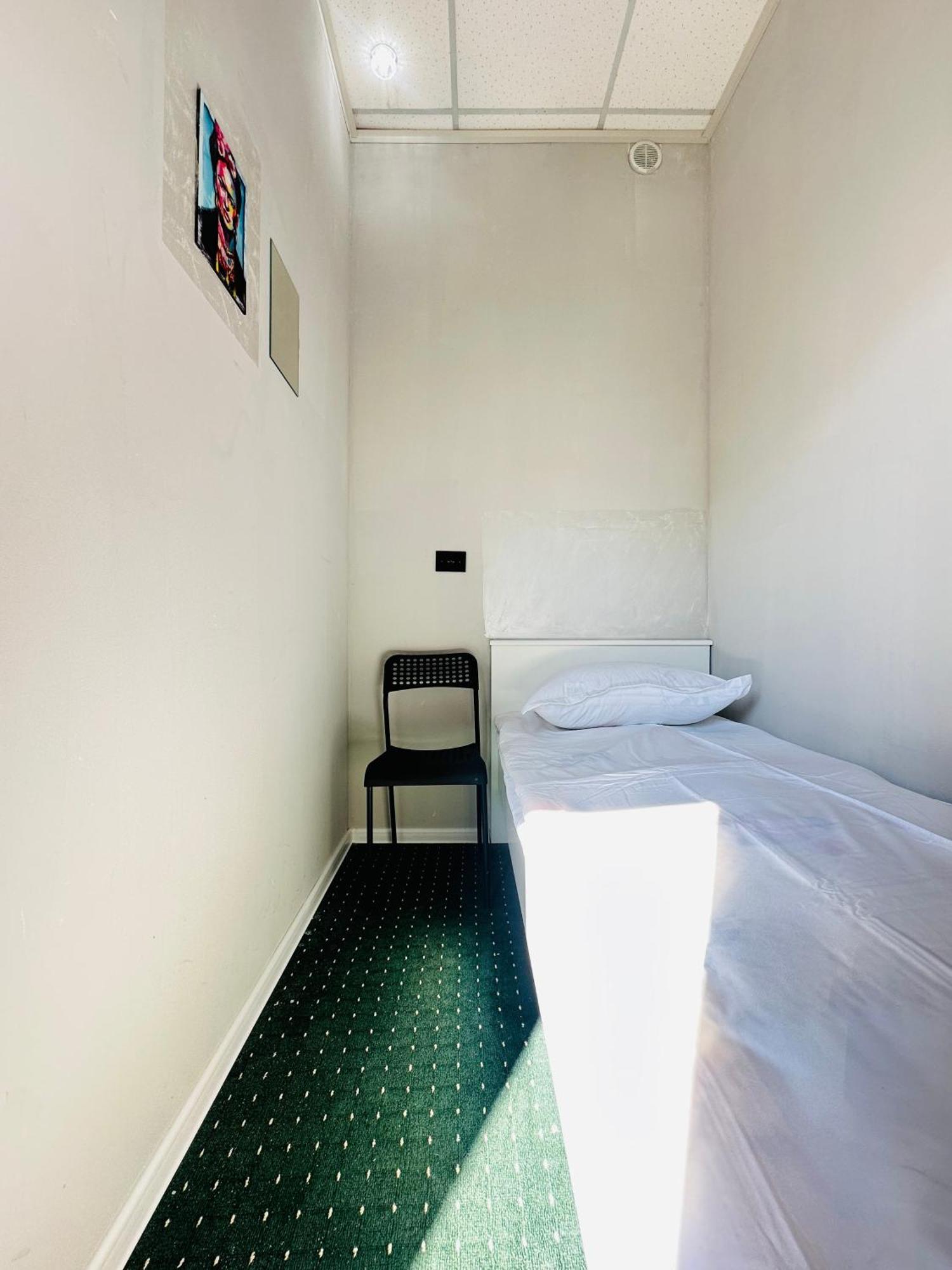 אלמטי Center Capsule Hotel מראה חיצוני תמונה