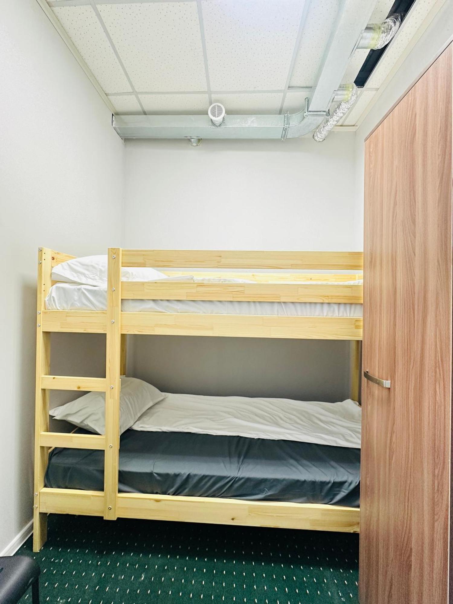 אלמטי Center Capsule Hotel מראה חיצוני תמונה