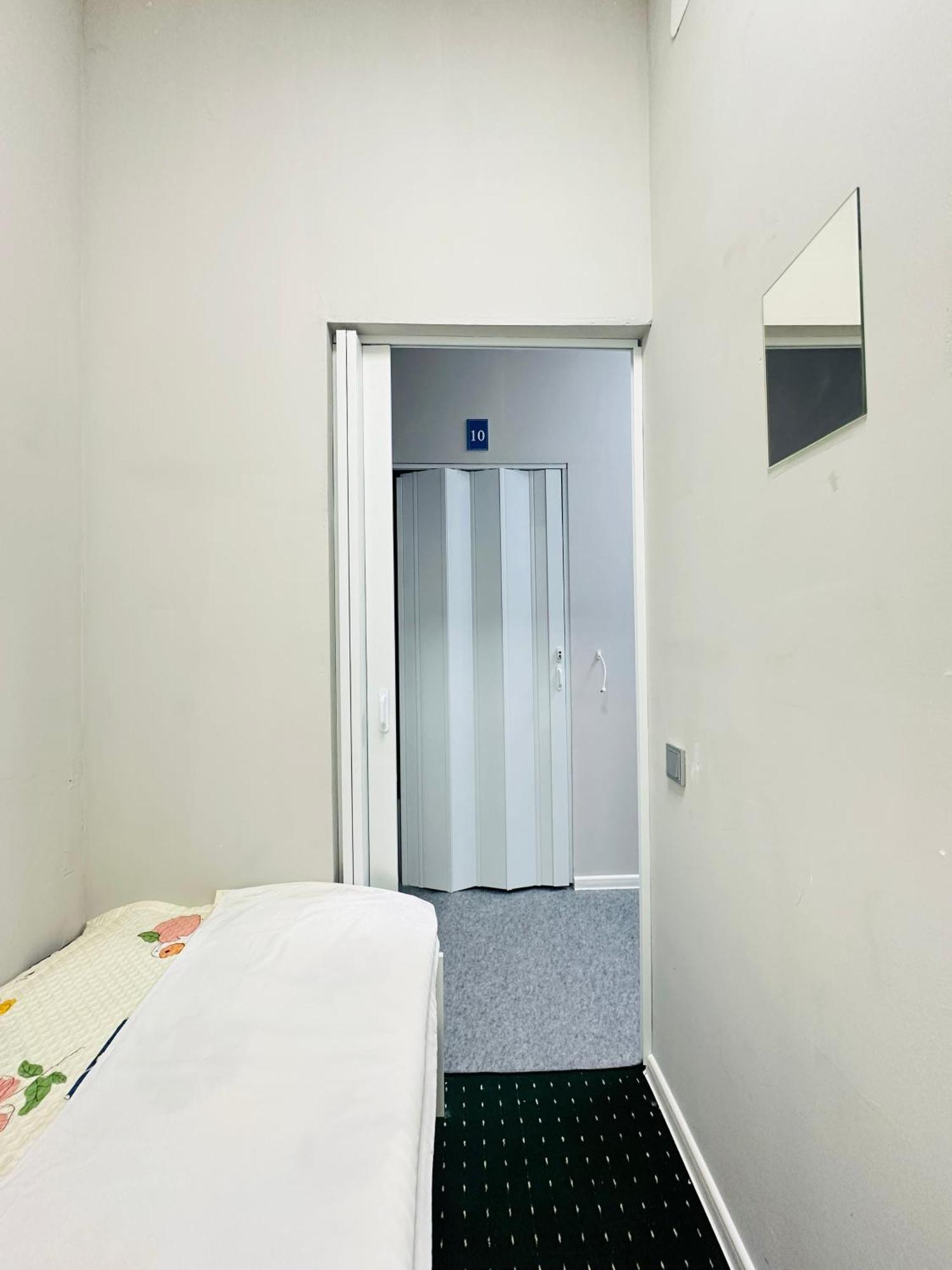 אלמטי Center Capsule Hotel מראה חיצוני תמונה
